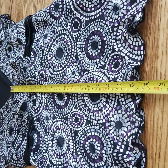 (S) Denver Hayes Geometric Design Ruffle Shoulder Tie Waist Sherr Overlay Top - Picture 3 of 7